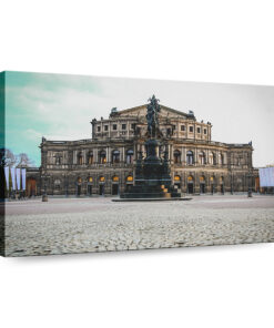 building of the opera in dresden germany 4
